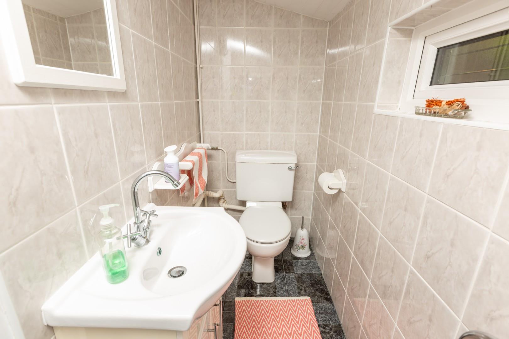 Gowerton Road, Three Crosses, Swansea, SA4 3PY